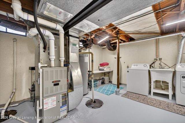 5902 Beuna Parkway, Haslett, MI 48840