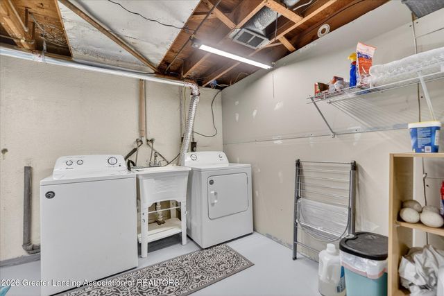 5902 Beuna Parkway, Haslett, MI 48840