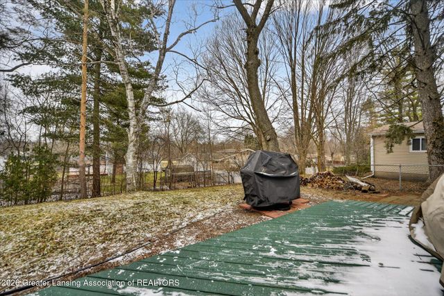 5902 Beuna Parkway, Haslett, MI 48840