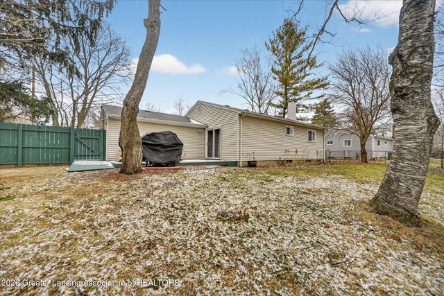 5902 Beuna Parkway, Haslett, MI 48840