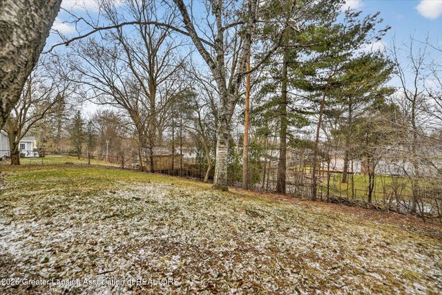 5902 Beuna Parkway, Haslett, MI 48840