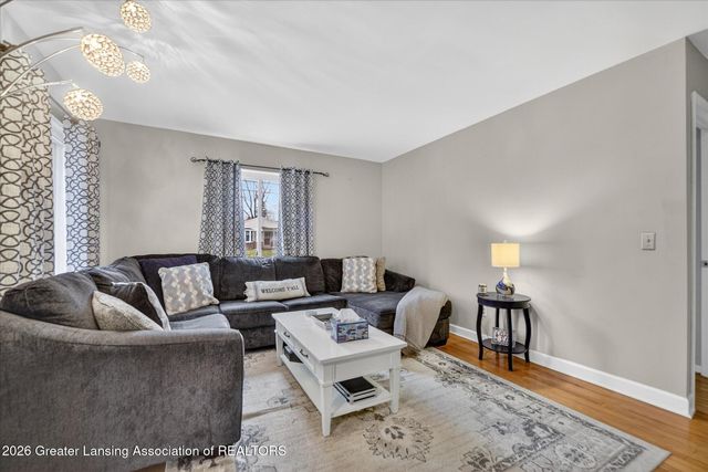 5902 Beuna Parkway, Haslett, MI 48840