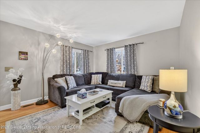 5902 Beuna Parkway, Haslett, MI 48840