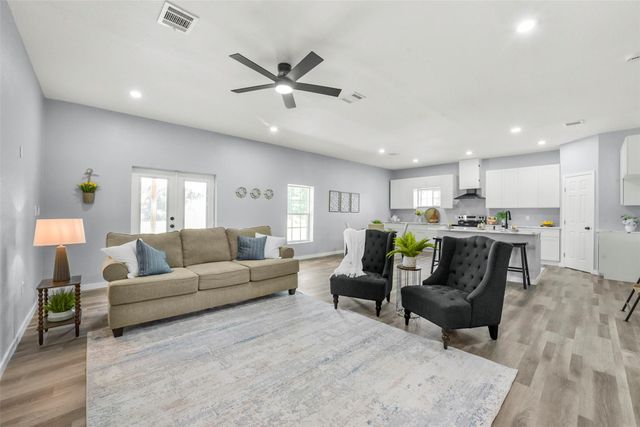 262 County Road 3552, Cleveland, TX 77327