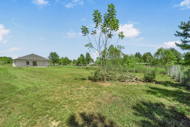 262 County Road 3552, Cleveland, TX 77327