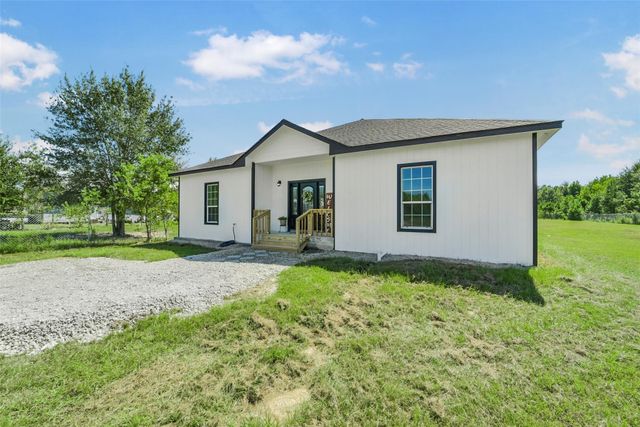 262 County Road 3552, Cleveland, TX 77327