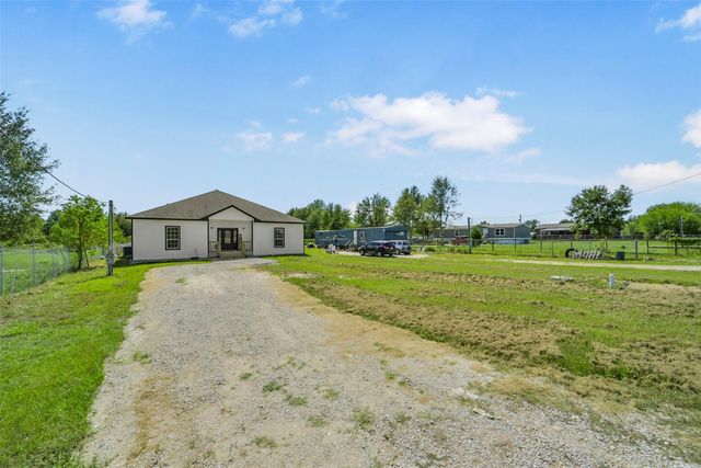 262 County Road 3552, Cleveland, TX 77327