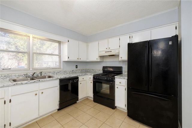 929 Glynn Oaks Drive, Clarkston, GA 30021