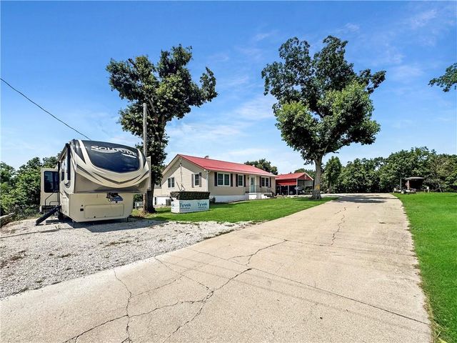 33247 Bittner Drive, Warsaw, MO 65355