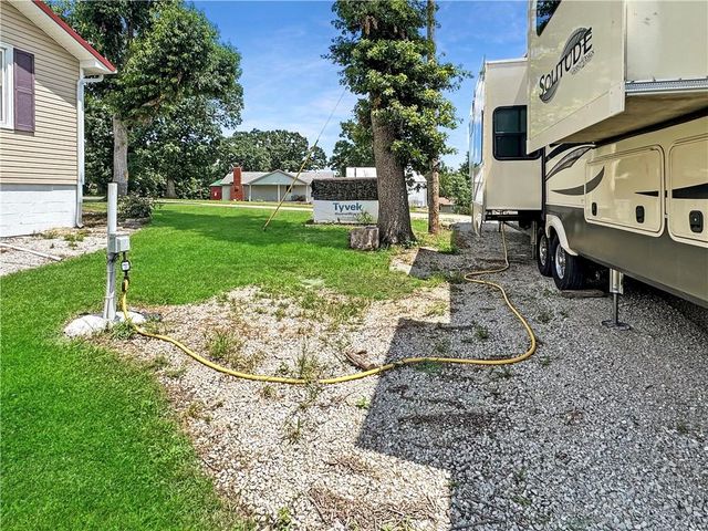 33247 Bittner Drive, Warsaw, MO 65355