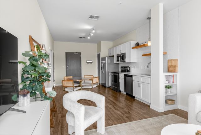 1900 12th Ave S Apt 322, Nashville, TN 37203
