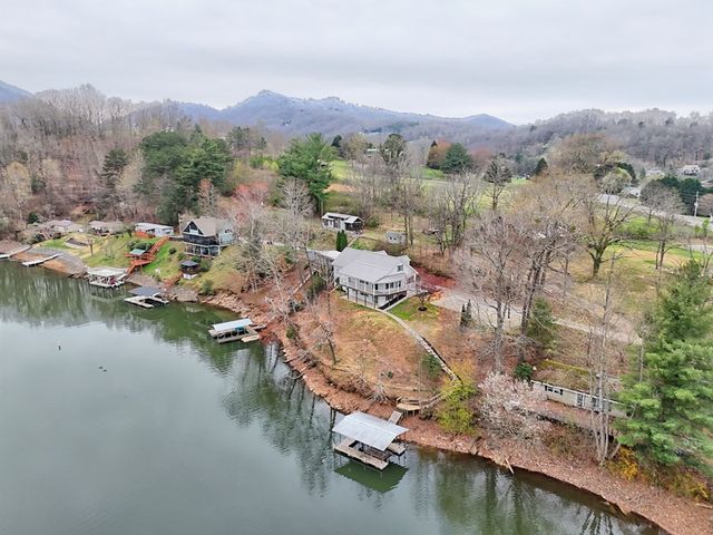 97 Kilmoore Lane, Hayesville, NC 28904