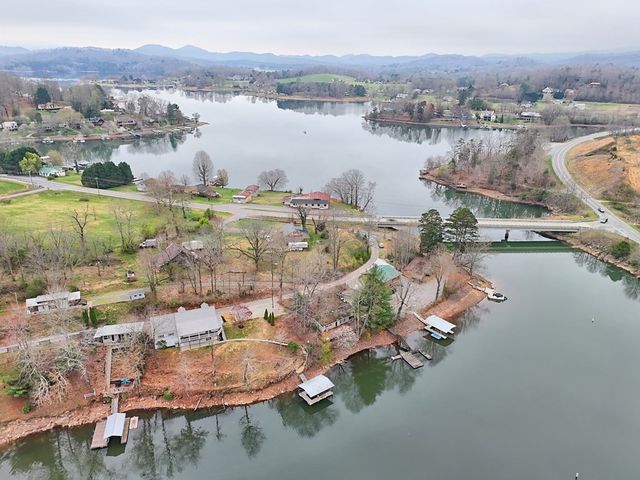 97 Kilmoore Lane, Hayesville, NC 28904