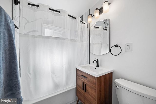 5873 BLAINE DR, Alexandria, VA 22303