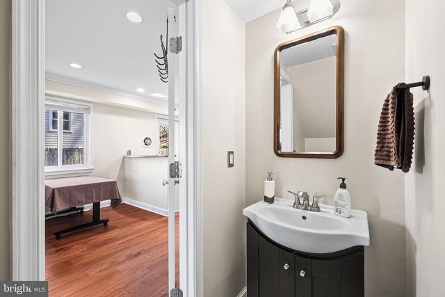 5873 BLAINE DR, Alexandria, VA 22303