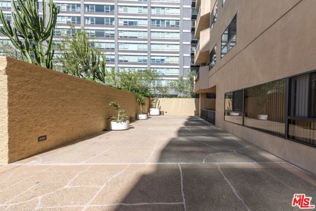 727 S Ardmore Avenue 108, Los Angeles, CA 90005