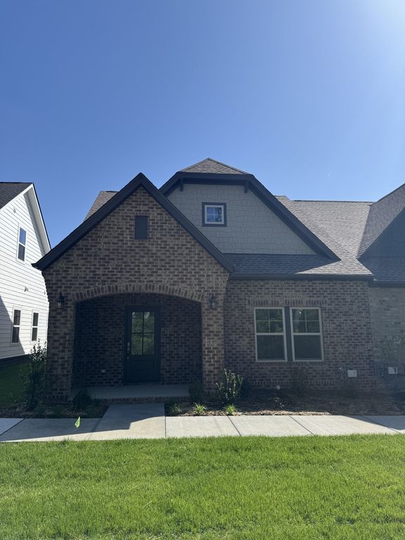 744 Coburg Street, Gallatin, TN 37066