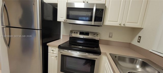 6824 W Sample Rd 6824, Coral Springs, FL 33067