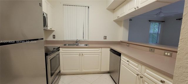 6824 W Sample Rd 6824, Coral Springs, FL 33067