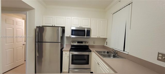6824 W Sample Rd 6824, Coral Springs, FL 33067