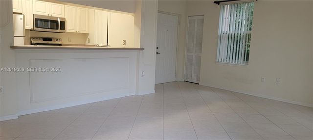 6824 W Sample Rd 6824, Coral Springs, FL 33067