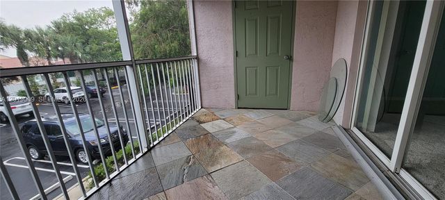 6824 W Sample Rd 6824, Coral Springs, FL 33067