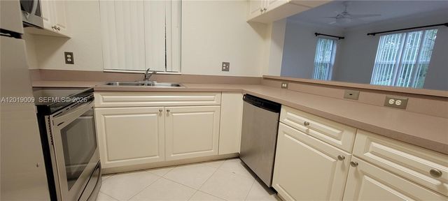 6824 W Sample Rd 6824, Coral Springs, FL 33067