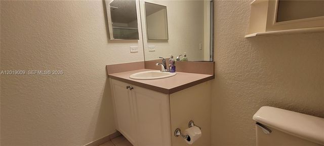 6824 W Sample Rd 6824, Coral Springs, FL 33067