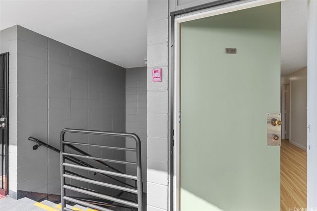 94-099 Waipahu Street A303, Waipahu, HI 96797