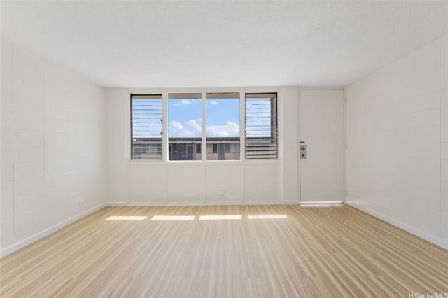 94-099 Waipahu Street A303, Waipahu, HI 96797