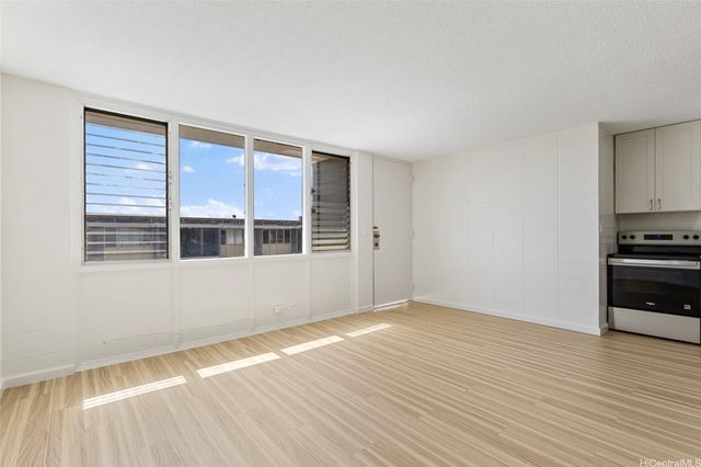 94-099 Waipahu Street A303, Waipahu, HI 96797