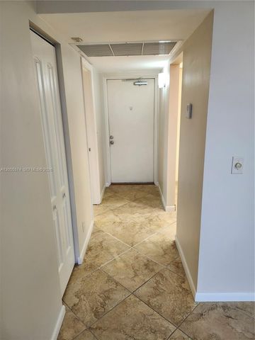 9311 Orange Grove Dr 408, Davie, FL 33324