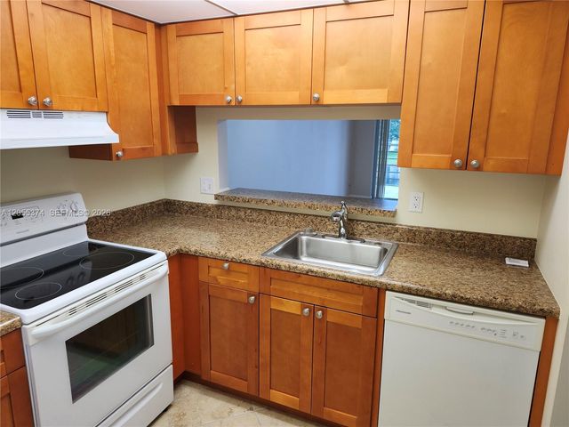9311 Orange Grove Dr 408, Davie, FL 33324
