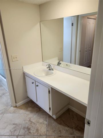 9311 Orange Grove Dr 408, Davie, FL 33324