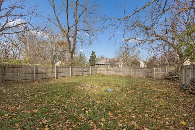 127 David Street, South Bend, IN 46637