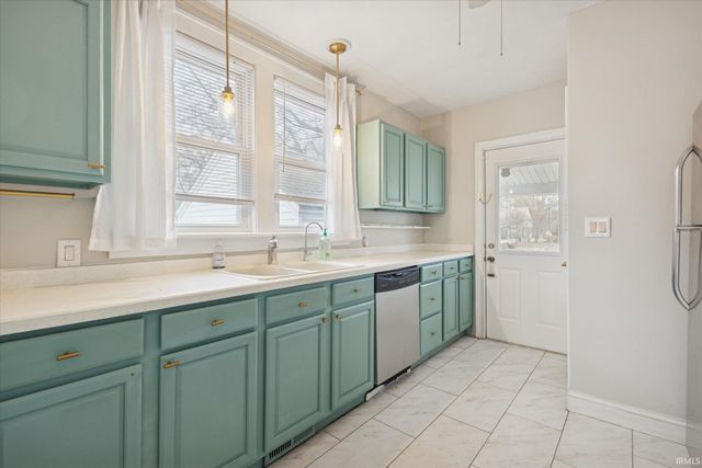 127 David Street, South Bend, IN 46637