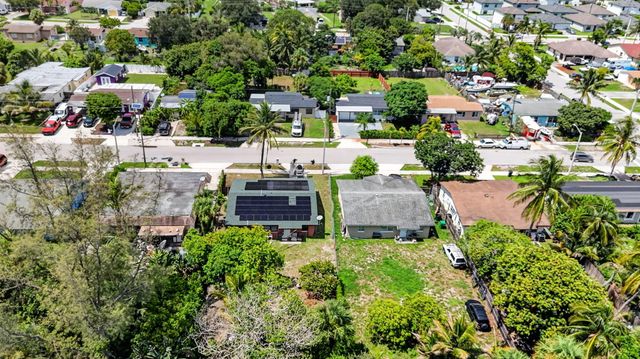 816 SW 3RD Court, Delray Beach, FL 33444