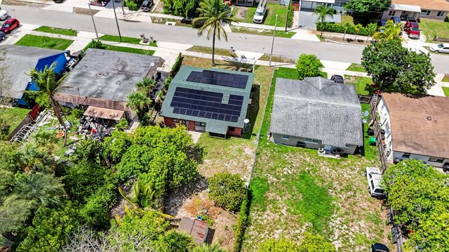 816 SW 3RD Court, Delray Beach, FL 33444