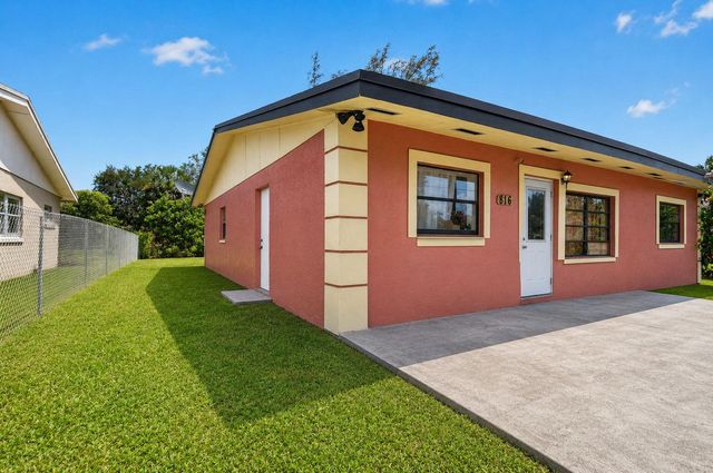 816 SW 3RD Court, Delray Beach, FL 33444