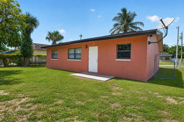 816 SW 3RD Court, Delray Beach, FL 33444