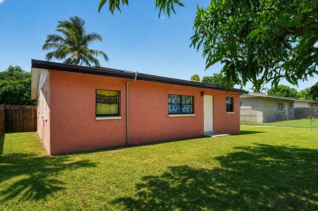 816 SW 3RD Court, Delray Beach, FL 33444