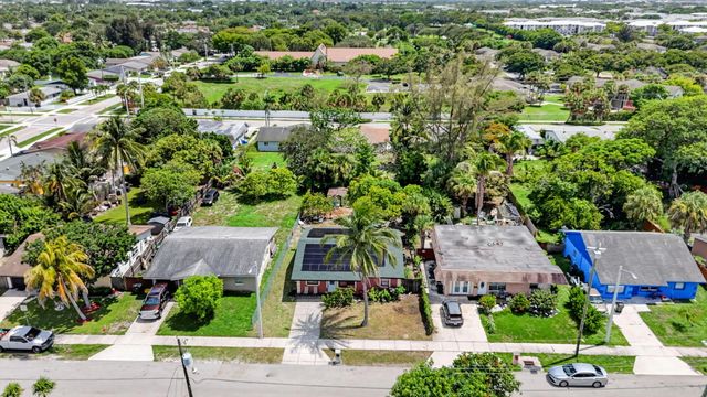 816 SW 3RD Court, Delray Beach, FL 33444