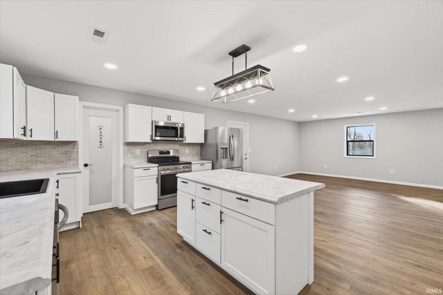 14572 W County Rd 400 North, Linton, IN 47441