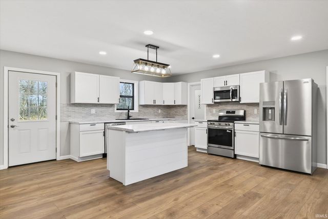 14572 W County Rd 400 North, Linton, IN 47441