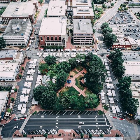 1808 Augusta Drive SE, Marietta, GA 30067
