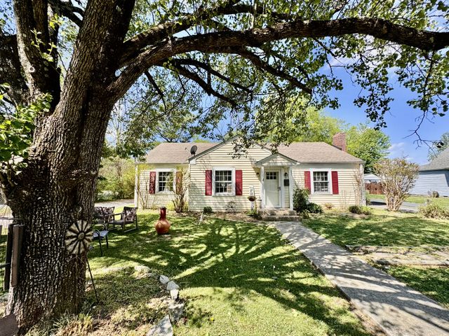 408 S Tarver Ave, Lebanon, TN 37087