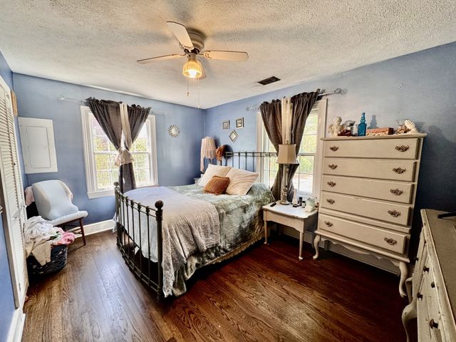 408 S Tarver Ave, Lebanon, TN 37087