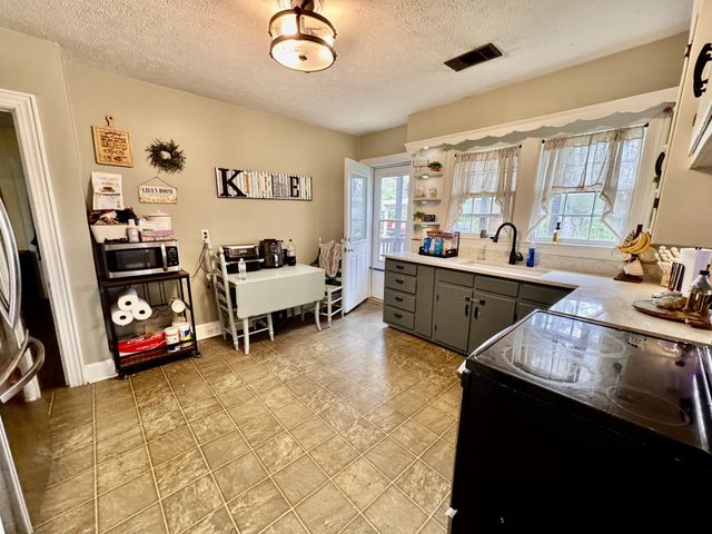 408 S Tarver Ave, Lebanon, TN 37087