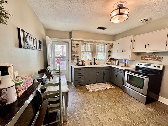 408 S Tarver Ave, Lebanon, TN 37087