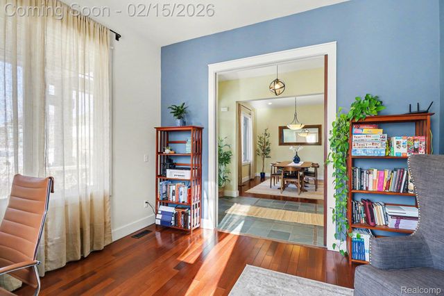 451 Oak Arbor Circle E, Oakland Charter Township, MI 48306